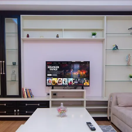 Exclusive ティラナ