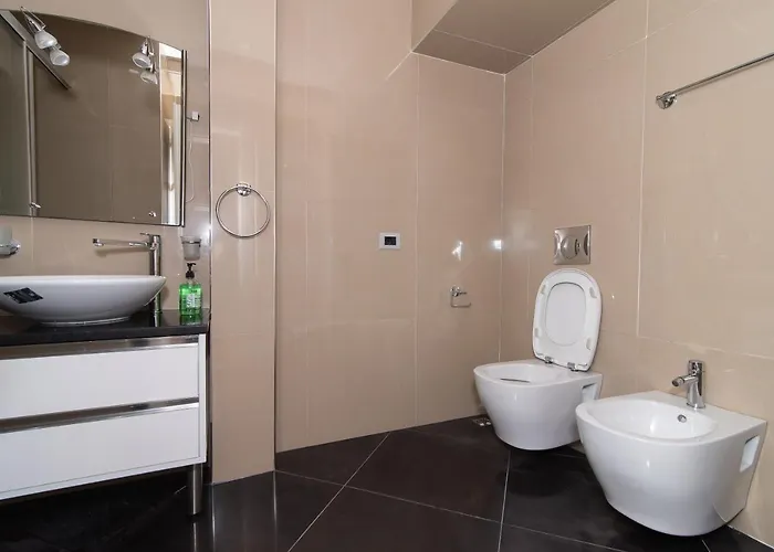 Exclusive * ティラナ